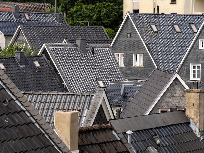 Roofing job near Le Claire, IA