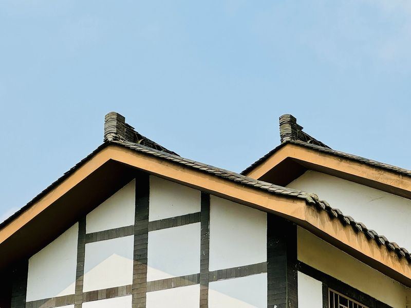 Roofing job in the McClellan Heights neighborhood of Davenport